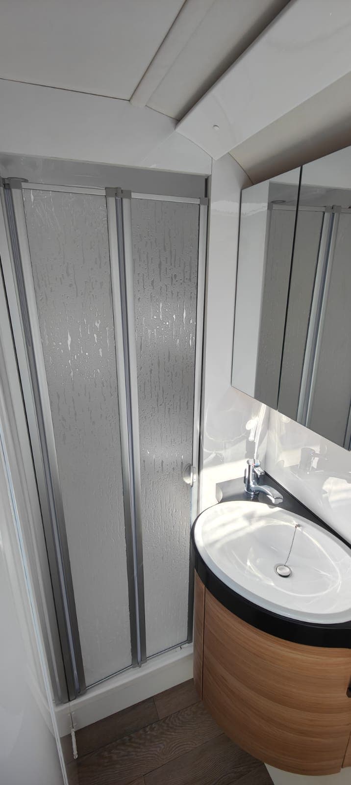 Kabina prysznicowa w przyczepie Hobby Prestige 560 WFU